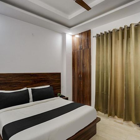 Townhouse Cloud Bay Hotell Gurgaon Eksteriør bilde