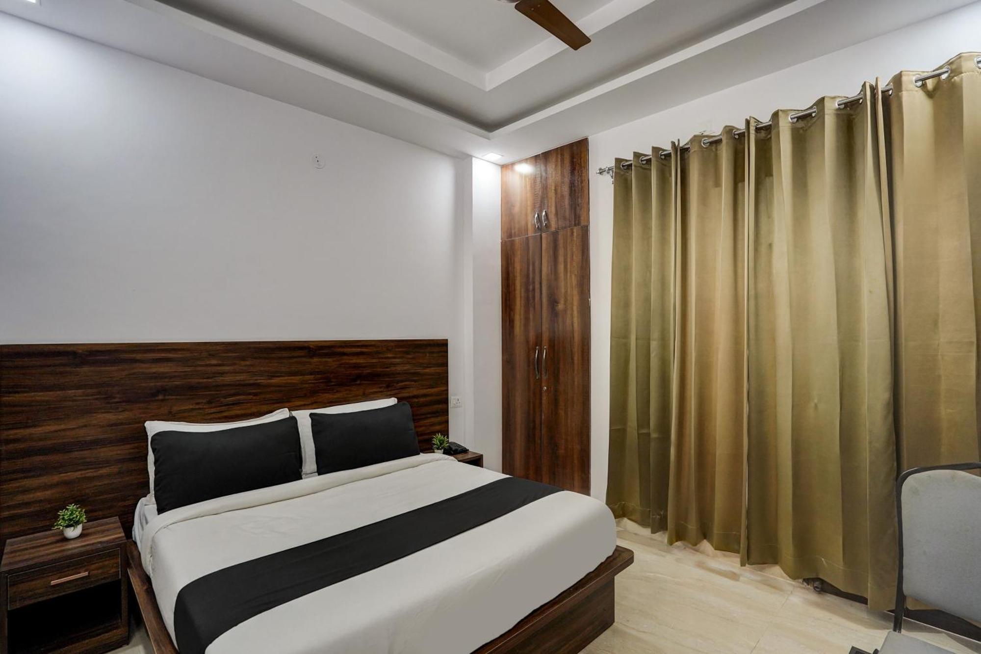 Townhouse Cloud Bay Hotell Gurgaon Eksteriør bilde