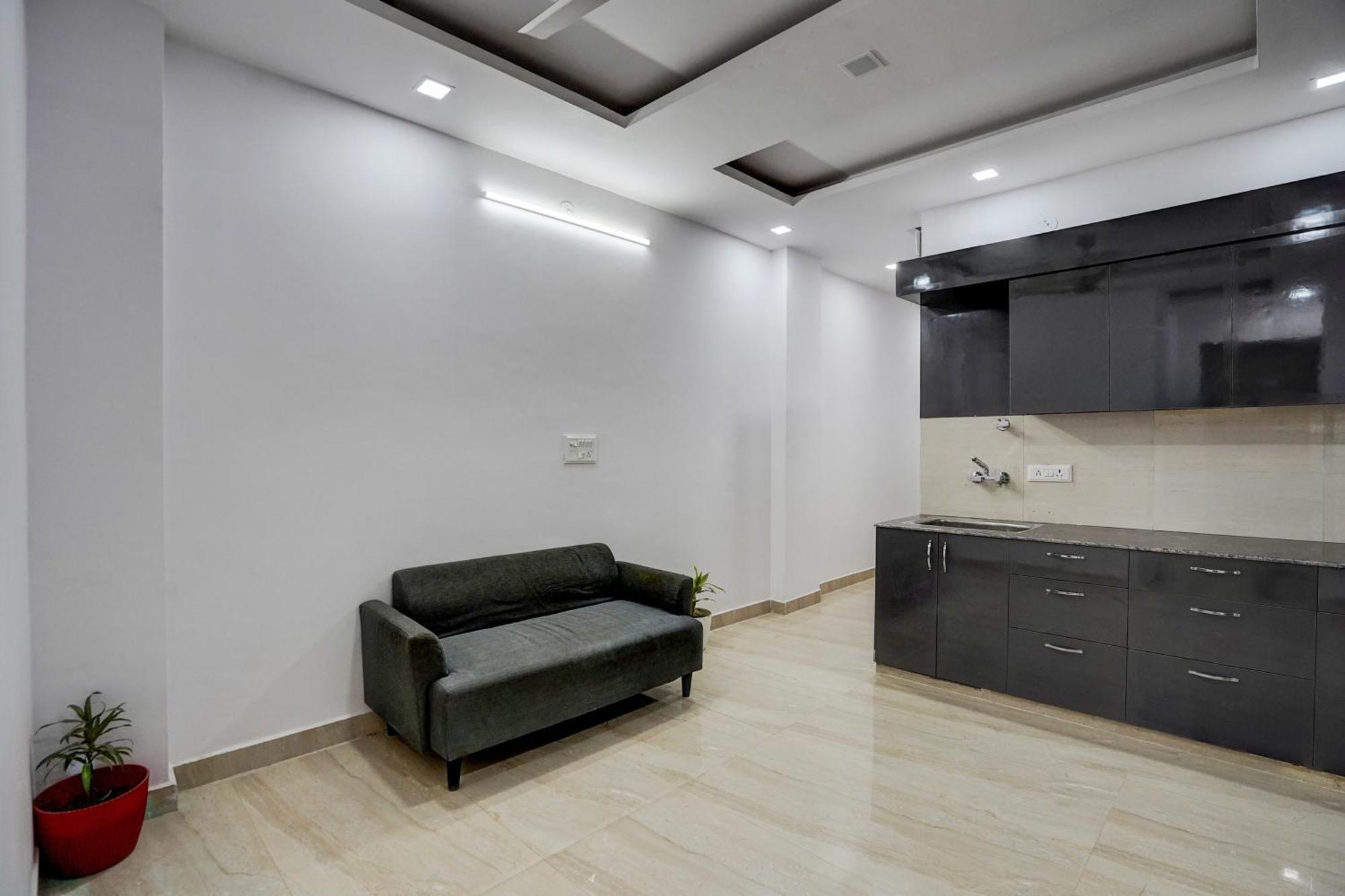 Townhouse Cloud Bay Hotell Gurgaon Eksteriør bilde